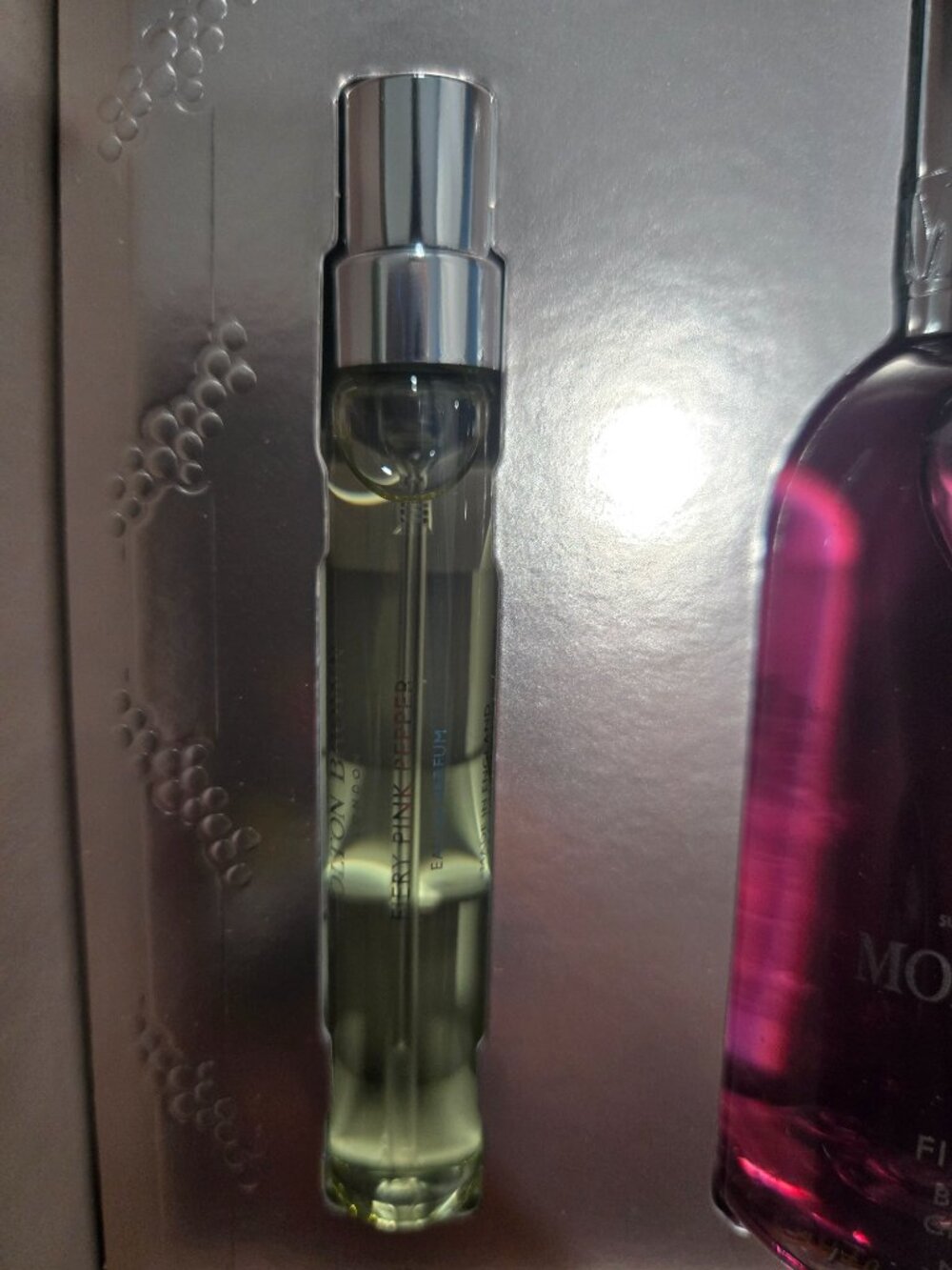 Molton Brown Fiery Pink Pepper Travel Gift Set - Picture 7 of 10